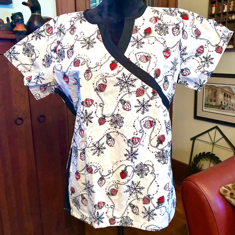 "U.A. Scrubs" scrub top, M, Christmas theme, EUC